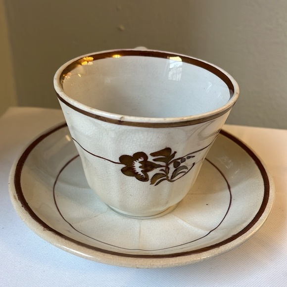 Tea Cups & Saucers / Tea Leaf Lustre / Morning Glory Pattern / Tunstall - Picture 4 of 8